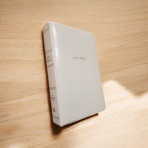 New King James Bible White Soft Cover 2018 Red Letter Edition Lays Flat EUC